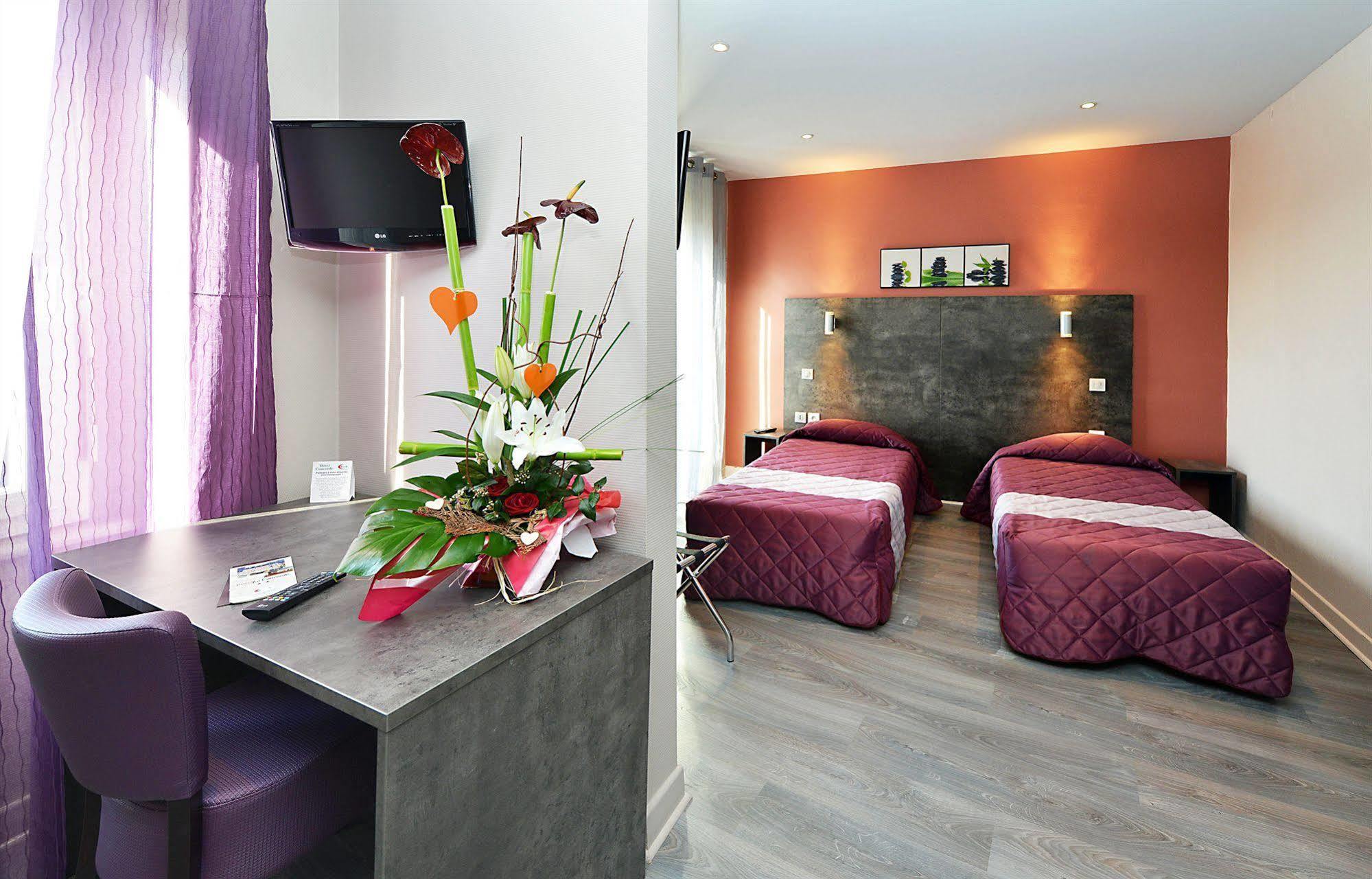 Hotel Concorde - Rodez Centre Ville ภายนอก รูปภาพ